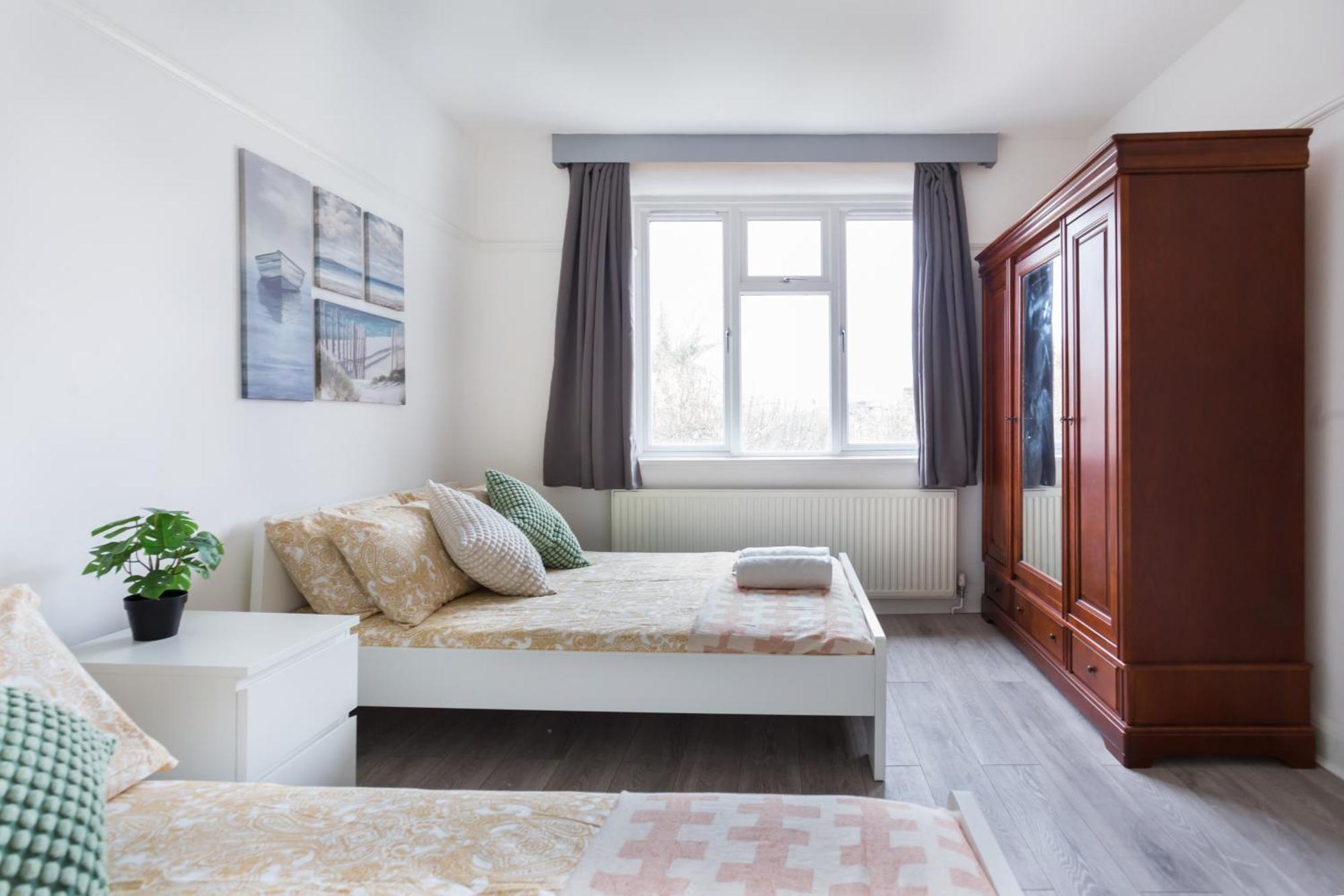 Apartament Kingswood Londyn Zewnętrze zdjęcie