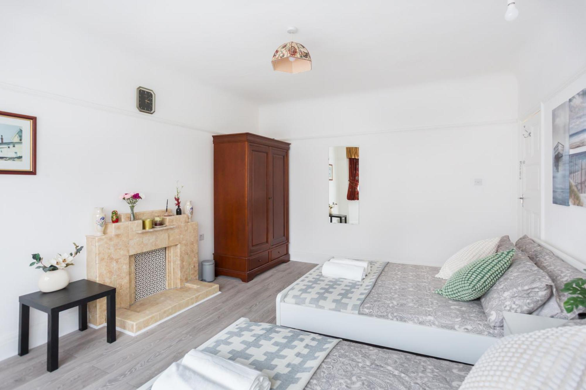 Apartament Kingswood Londyn Zewnętrze zdjęcie